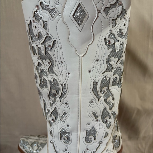 White & Silver Cowgirl Boots Rhinestone Sparkly Western Cowboy Boots Size 7.5 - Picture 4 of 13